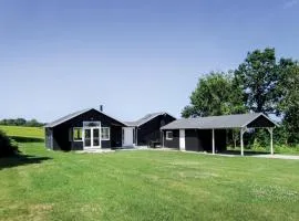 Three-Bedroom Holiday Home In Augustenborg