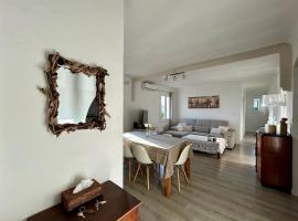 Magnifique appartement devant la plage, familiehotel i Propriano