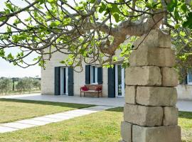 Agrihouse Fronte mare Torre dell'Orso, hotel v destinaci Lecce