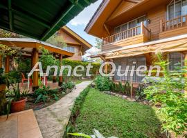 4BR Cabin @CampJohnHay, hotell i Baguio
