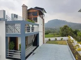 Lakes 9 Residency - Flying Monkey - Luxury Villa