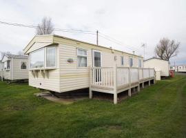 pets go free family 3 Bed Caravan with Decking, chalet i Hunstanton