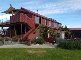 2 bedroom Apartment@Boutique Barn House Farm Stay, hotel in Timaru