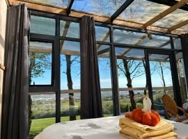 Sky gazer cabin in the woods, hotel v destinaci Dublin
