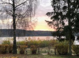 Vogtis Ferienhaus am Glammsee, cottage in Warin