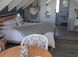 Milk Thistle Loft & Studio apartments, hotel in Paternoster