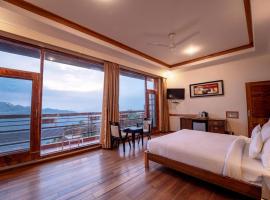 차일에 위치한 호텔 Nature View Resort !! A Four Star Lavish & Luxury Resort