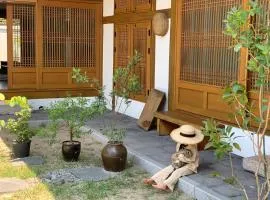 Stay Sayu Hanok
