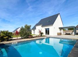 Villa avec piscine privée, sauna, jardin et parking, hotel mewah di Barneville-Carteret