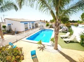 VILLA BANANERA CON PISCINA PRIVADA en CONIL DE LA FRONTERA