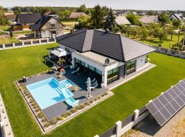 Dom z jacuzzi do 10 osób Zator Willa LuxHouse, Hotel in Zator