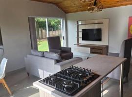 Airport Fresh Inn Guest House, holiday home in Boksburg