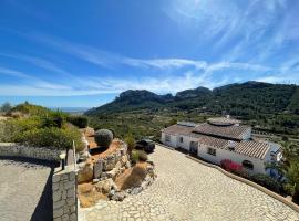 Villa Casa Dalí, hotel con alberca en Monte Pego