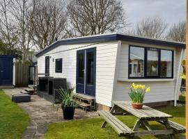 Texel Chalet 67, cabin in Den Burg