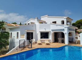 Villa in Moraira - El Farò, отель в Морайре