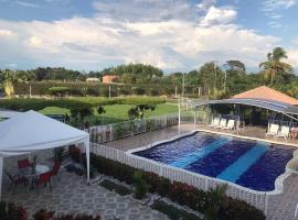 Finca Lujosa con Hermosa Piscina, hôtel à Palmira