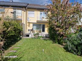 Sarahs Ferienhaus, apartment in Raunheim