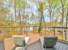 Luxurious Lake Lanier Home with Private Dock, Hotel in Flowery Branch