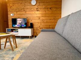 Lovely 1-bedroom vacation home with free parking, hotell i Demanovska Dolina