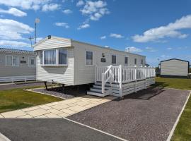 Seal Bay Resort - Pet Friendly 3 Bed 8 birth Family Owned 3 Bed Caravan, hotel in Selsey