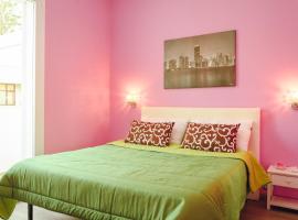 PINK BARBIE'S HOUSE, Domus Lumeras