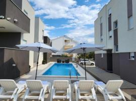 The Palms Luxury Pool Aparthotel, luxury hotel in Novalja