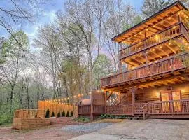 Near Downtown Helen - HotTub, Sauna, Game Room, Fire Pit