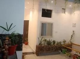 Awadh kunj home stay