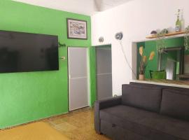 Private Studio Near Airport, apartment in Las Juntas