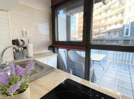 Garsoniera Central Saturn Alpha Residence، فندق في مانغاليا