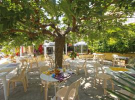 Hôtel La Croix de Malte, hotel in La Ciotat