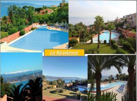 Appartement 6 personnes vue mer Baie de Cannes - Antibes, hotell i Théoule-sur-Mer