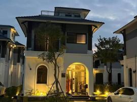 Peony Villa - Sonasea Vân Đồn, Quảng Ninh, hotell i Cái Rồng