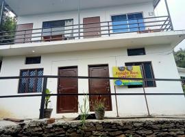Naktsmītne pie ģimenes Jungal runs in home stay, Guptkashi pilsētā Ukhimath