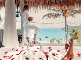 Tropical Glamping Nusa Penida - Private Romantic Seaside Bungalow Diamond Beach, luxusní kemp v destinaci Nusa Penida