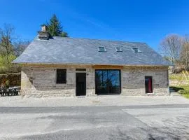 Gîte Theillac - Maison au calme avec beau jardin