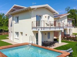 Luxury Villas Gardenia with Private Pool, hotel em Padenghe sul Garda