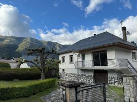 Maison St Lary 4Ch 10pers jardin, hotel in Saint-Lary-Soulan