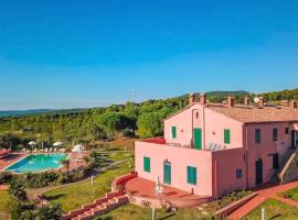 Golden View Apartment with pool, ξενοδοχείο σε Castiglioncello