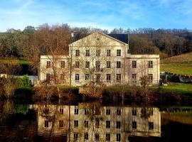 Chateau Roquehort – hotel dla rodzin w mieście Monein