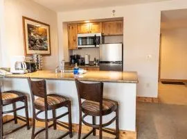 1bd SUITE 504 Perfect Location with Pool and Hot Tub