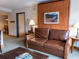 1bd SUITE 504 Perfect Location with Pool and Hot Tub