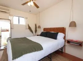 Renovated Lodge - Room 1 with pool access