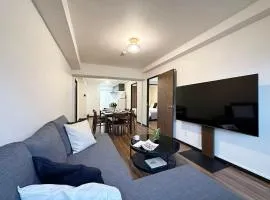 Earls Court - Apt for 14 Ppl Great Location In a Quiet Area