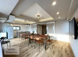 bHOTEL M's lea - Spacious 2 level apartment 4BR for 16 PPL