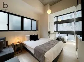 bHOTEL Nekoyard - Modern Loft Studio Steps from Peace Park