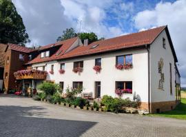 Ferienwohnung Herbst, hotel v destinaci Edelsfeld