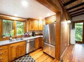 Berkshire Vacation Rentals: Private Cottage Come Enjoy Nature