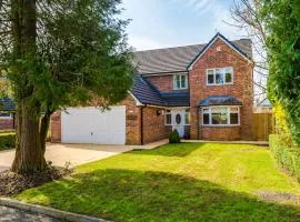 Damson House- Spacious, Modern 6 bedroom Executive House - Ideal for Work Teams or Multi-Generational Families