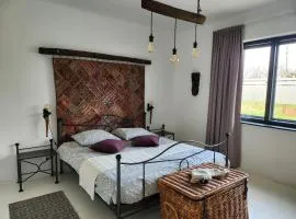 Moongardenhouse